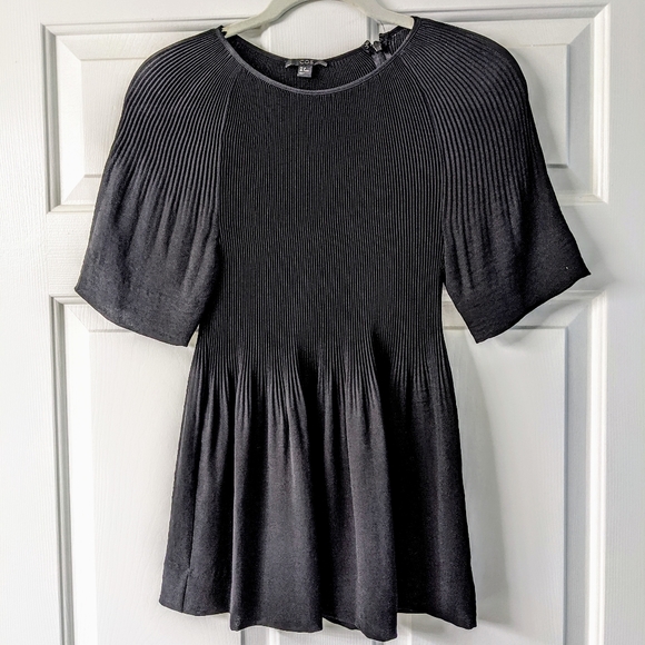 COS Tops - COS Black pleated top, tunic